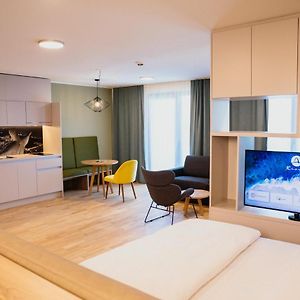 Deluxe Zimmer mit Kingsize-Bett